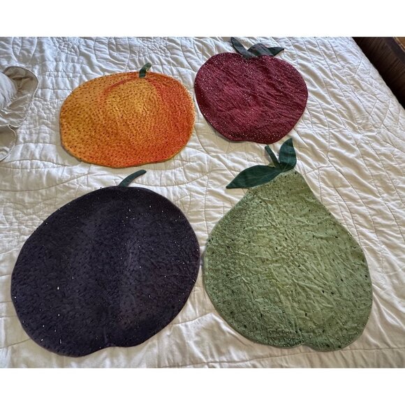 4 VTG Beaded Fruit themed Quilted Placemats Pear Apple Orange Plum table top htf - Picture 1 of 13